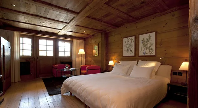 Luxury, Double Bed, Street View، Le Hameau Albert 1er 1/3