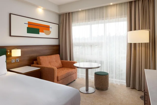غرفة بسرير مزدوج مع أريكة، Hilton At St Georges Park Burton upon Trent 6/10