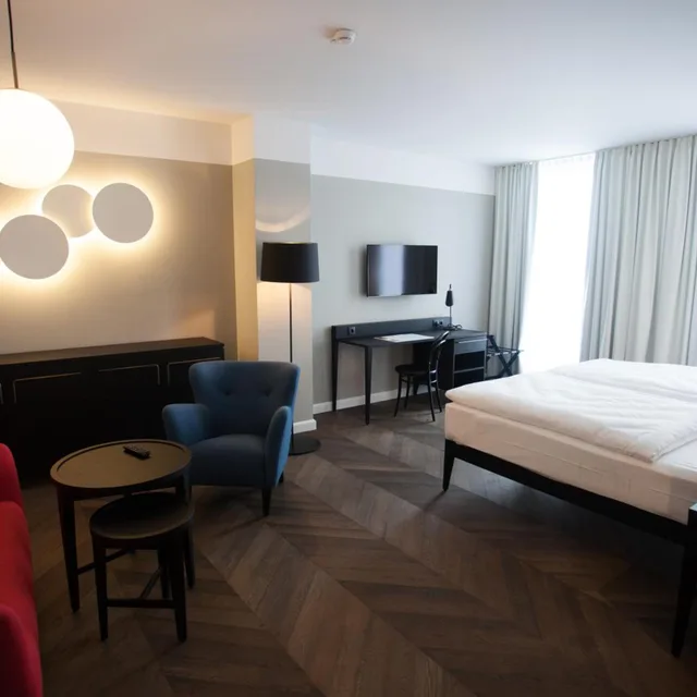 جناح جونيور بسرير كينج بشرفة، Hotel Caroline 4/6