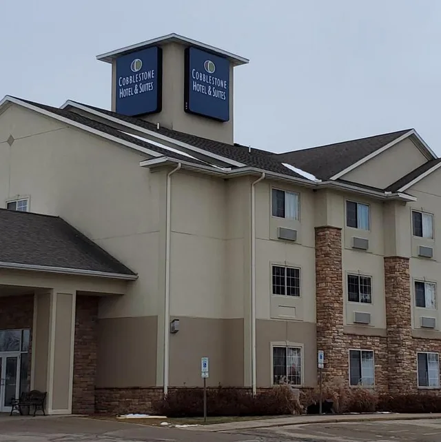 غرفة مفردة بسرير كينج بحوض استحمام لذوي الإعاقة، Cobblestone Suites Ripon 1/2