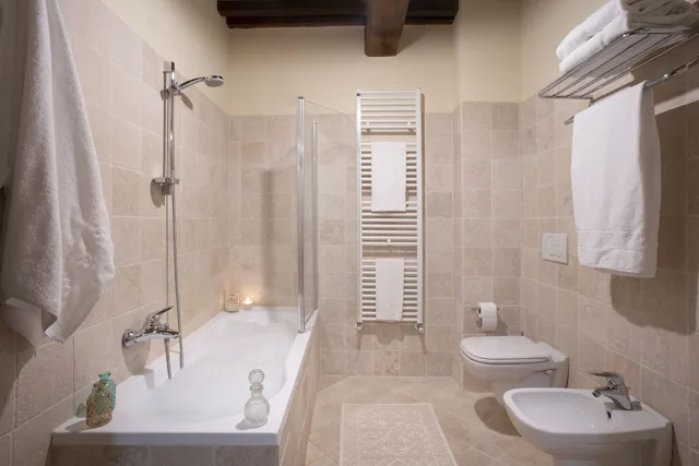 شقة بسريرين كوين، Borgo di Gallano 4/5
