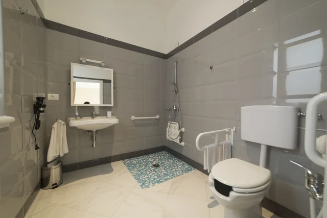 غرفة كلاسيكية بسرير مزدوج أو سريرين منفصلين، Hotel Altavilla 2/2
