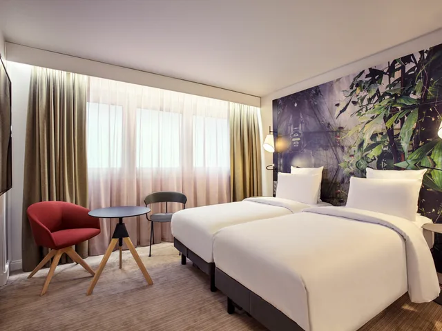 غرفة بريميوم بسريرين منفصلين، Mercure Paris La Defense 3/8