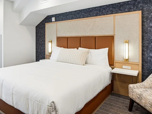 Cove, Harbor, Suite, King Bed, Sofa، The Inn at Chesapeake Bay Beach Club 2/3