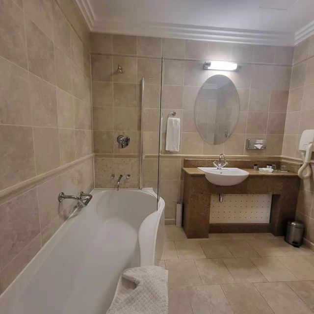 Room, Double Bed, Lawlors of Naas 10/10