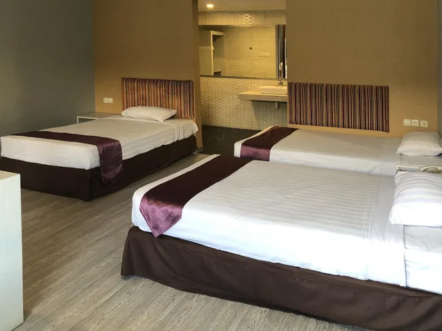 غرفة ثلاثية بثلاثة أسرّة، Hotel Sinar 1 1/4