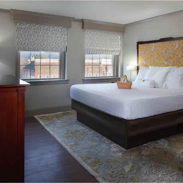 غرفة بسرير كينج لذوي الإعاقة، The Bolling Wilson Hotel 1/3