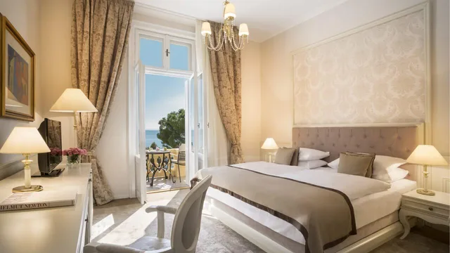 غرفة سوبيريور بإطلالة على البحر بشرفة، Hotel Kvarner 1/7