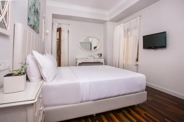 Renovated, Standard, Double Bed، Ascot Hotel 1/1