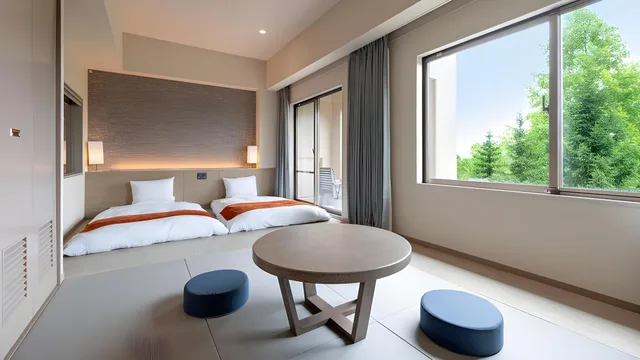 غرفة يابانية عصرية بسريرين منفصلين في الطابق العلوي، Urabandai Grandeco Tokyu Hotel 1/1