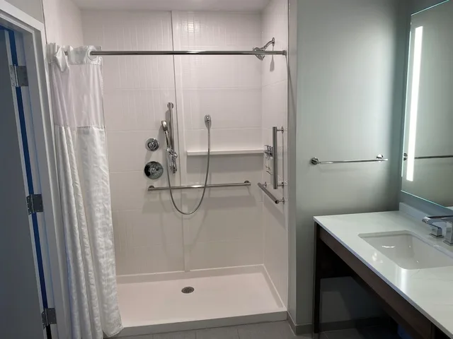 استوديو بسرير كينج بمطبخ لذوي الإعاقة، Staybridge Suites - Lexington S Medical Ctr Area, an IHG Hotel 5/5