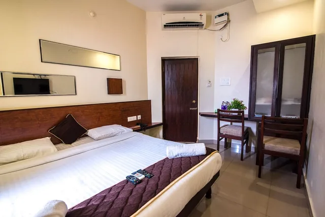 غرفة عائلية بسريرين مزدوجين بغرفة نوم واحدة، OYO Rooms off Aurobindo Ashram 1/2