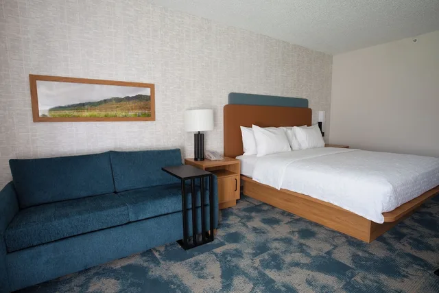 Studio, King Bed, Sofa, Accessible, Hampton Inn Salt Lake City North 3/6