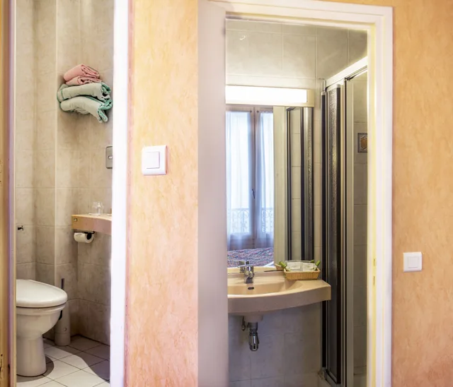 Business, Double Bed, No Elevator، HOTEL TERMINUS MONTPARNASSE 3/6