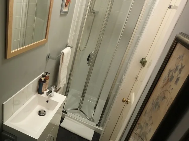 غرفة صغيرة بسرير مزدوج بحمام خاص، Lochinver Guest House 4/5