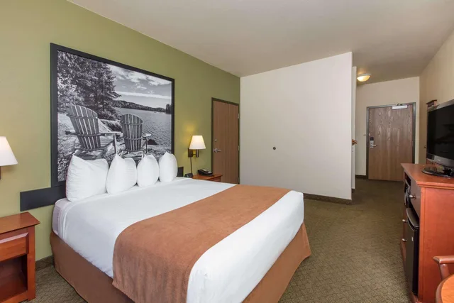 غرفة بسرير كوين لذوي الإعاقة، Super 8 By Wyndham Amherst NS 2/2