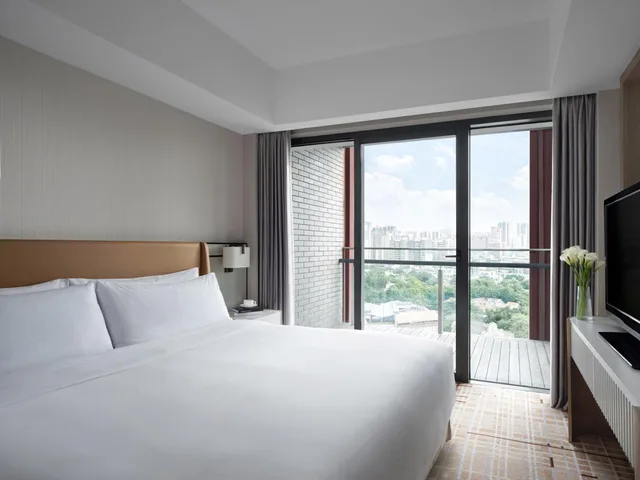 غرفة بريميير بسرير كينج وسرير كوين، Cordis Foshan Lingnan Tiandi 1/4