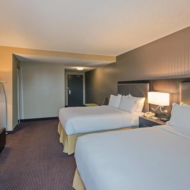 Room, Quadruple, 2 Queen Beds, Bathtub, Accessible, Quality Inn & Suites Regina Downtown 1/3