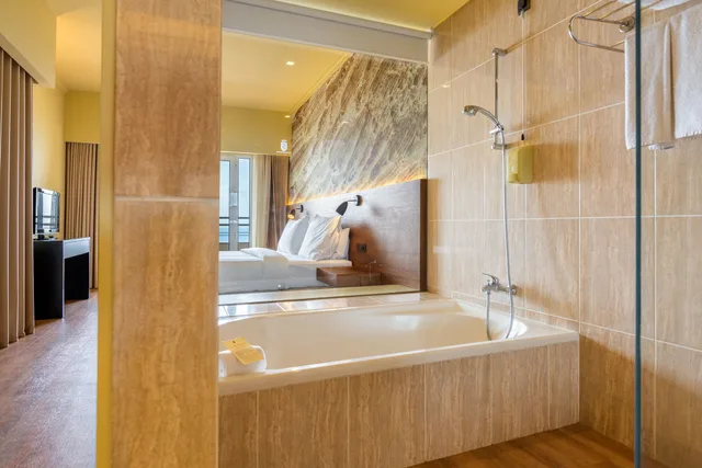 جناح سوبيريور بسرير مزدوج بإطلالة على البحر مع أريكة، Calheta Beach by Savoy Signature 7/7
