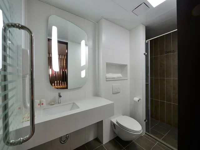 غرفة بسريرين منفصلين، IBIS Shanghai New Hongqiao Hotel 2/2