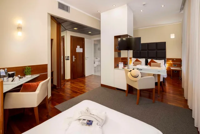 جناح جونيور بسرير كوين مع أريكة، Best Western Hotel Madison 5/5