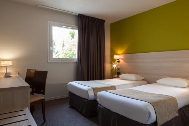 غرفة سوبيريور بسرير مزدوج، Hotel the Originals Dax Nord Les Bruyeres 1/2