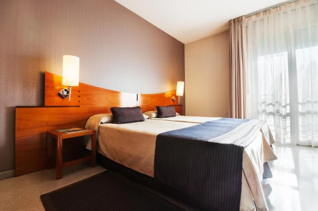 Room, Double Bed, Granollers Hotel 1/5