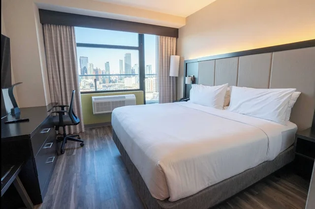 Standard, 2 King Beds, City Skyline View, Pet Friendly، Holiday Inn Express Long Island City E New York, an IHG Hotel 3/5