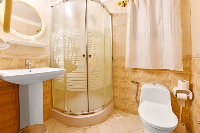 غرفة بسريرين منفصلين، Capital O 125 Moon Plaza Hotel 5/5