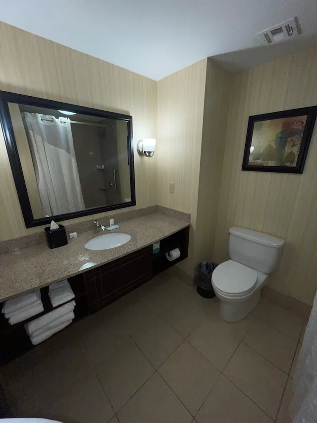 غرفة بسرير كينج مع أريكة، Hyatt House Bentonville / Rogers 1/1