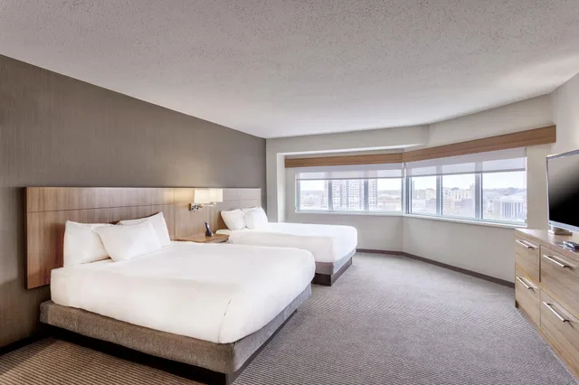 جناح بغرفتي نوم مع أريكة، Hyatt Place Minneapolis Downtown 2/6