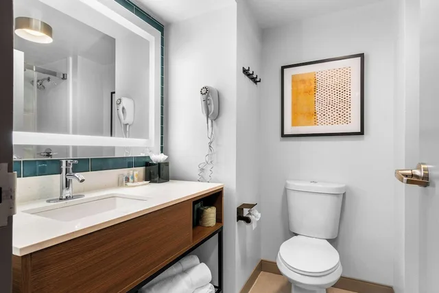 غرفة قياسية بسريرين كوين، Comfort Inn and Suites York, PA 7/7