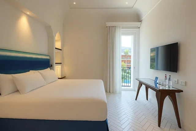 Premium, Classic, 3 Beds, City View, Grand Hotel Europa Palace 3/10