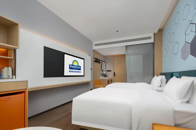 غرفة كومفورت بسريرين منفصلين للمدخنين، Days Inn by Wyndham Zhuhai Gongbei Port 3/4