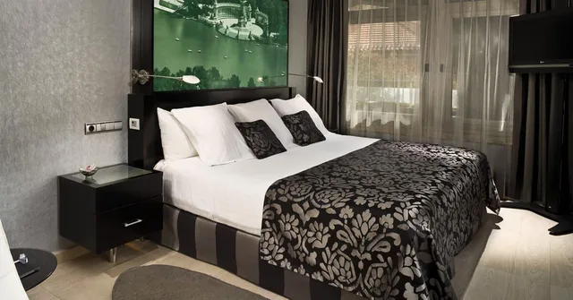 Grand, Suite, Melia Madrid Princesa Hotel 2/9