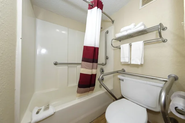 غرفة قياسية بسريرين مزدوجين لذوي الإعاقة، Red Roof Inn New Orleans Westbank 4/4