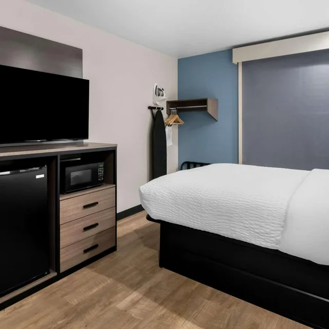 غرفة بسرير مزدوج، Clarion Pointe Fort Worth East - Arlington 1/4