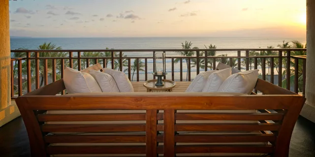Petite, Suite، The Legian Bali 4/4