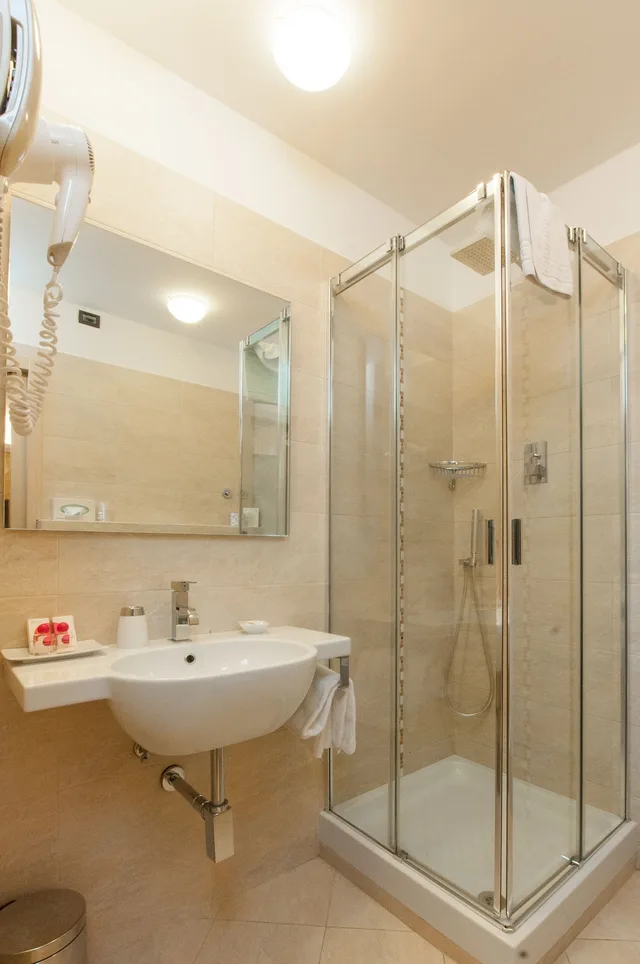 غرفة قياسية ثلاثية، Touring Hotel Bologna 2/6