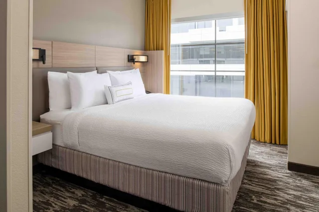 جناح بسريرين كوين بحوض استحمام لذوي الإعاقة، Springhill Suites Seattle Downtown South Lake Union 5/7