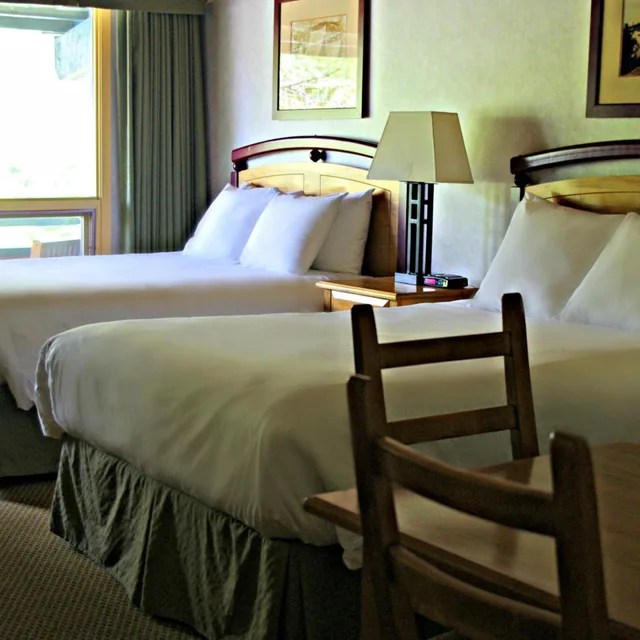 غرفة ديلوكس بسرير كوين، Fairmont Hot Springs Resort 8/8