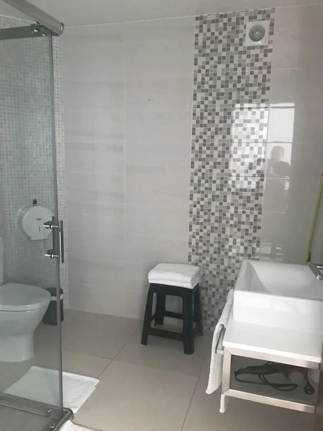استوديو بسرير كوين، Peralux 2/4