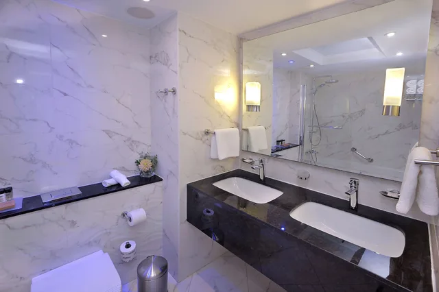 Junior Suite, Double Bed, Inland View, Terrace، Olympic Lagoon Resort Paphos 10/10