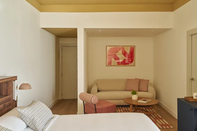 جناح جونيور، Hotel Riviera Costa del Sol 4/6