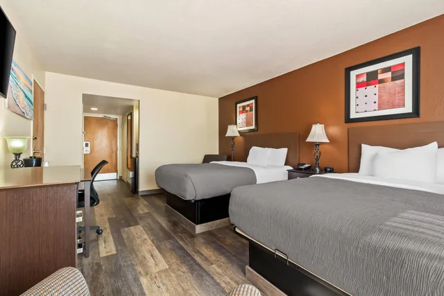 غرفة بسريرين مزدوجين، Quality Inn & Suites North Myrtle Beach 1/10