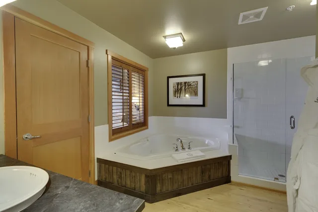 1 Bedroom, Lodge, King Bed, Sofa، Predator Ridge Resort 3/3