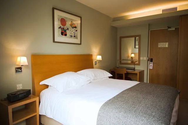 غرفة كلاسيكية بسرير كينج، Harts Hotel 1/3