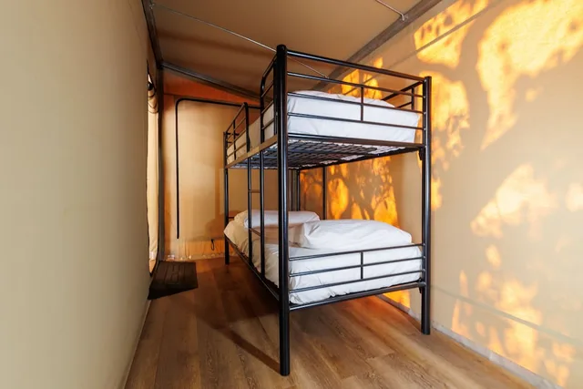 Glamping, Plus, Retreat, 1 Queen and 1 Bunk Bed، Cooinda Lodge Kakadu 2/2