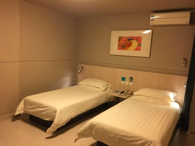 Type A, Double Bed, Jinjiang Inn Shanghai Expo Park Pusan Road 1/2