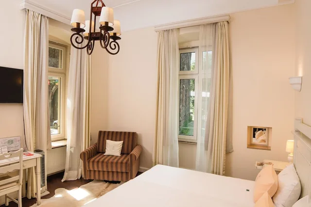 Superior, Double Bed, Hotel Villa Marstall 5/8
